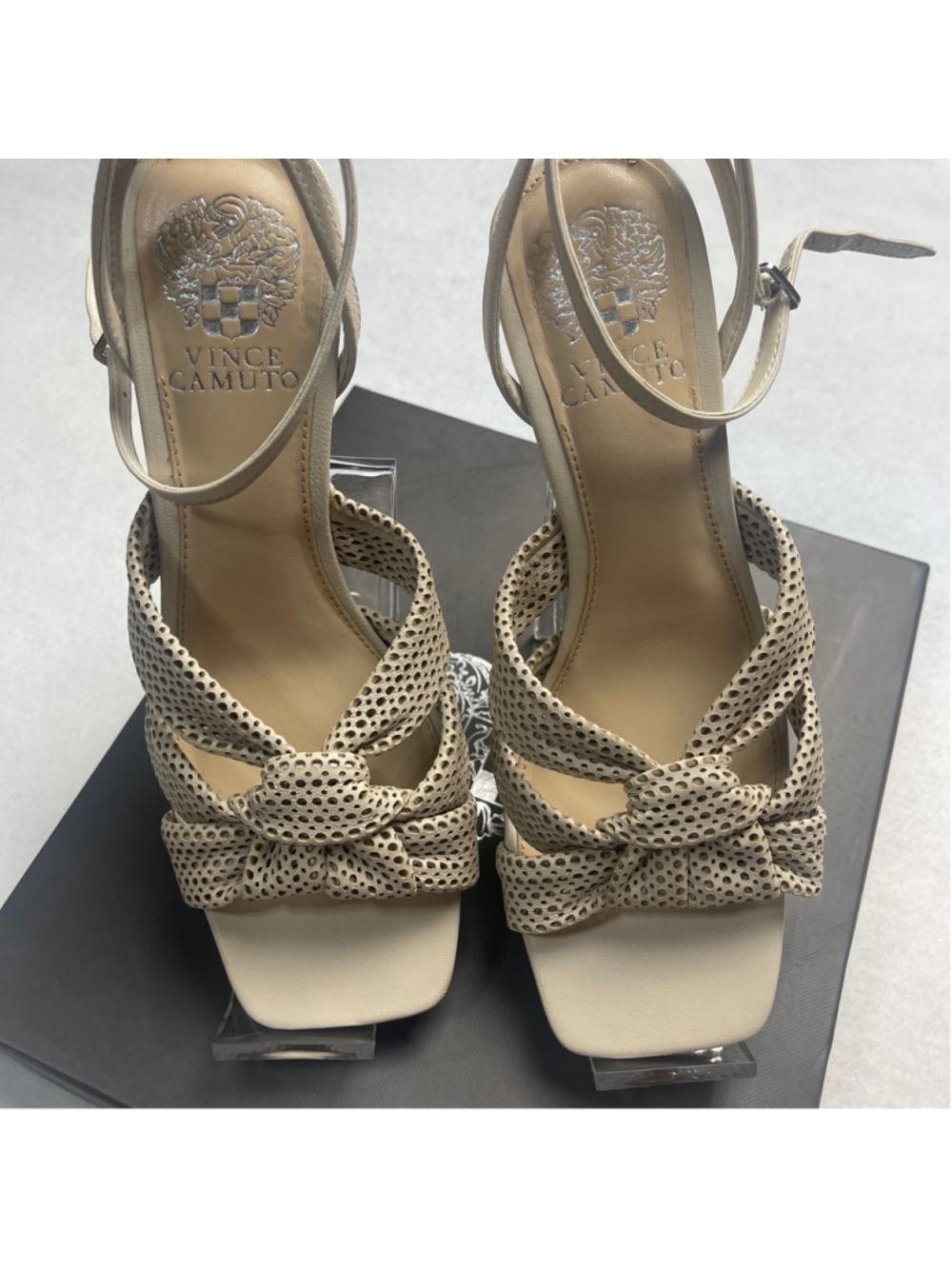 Vince Camuto Cream Polka Dot Bow Heels 7.5 M - Picture 6 of 7